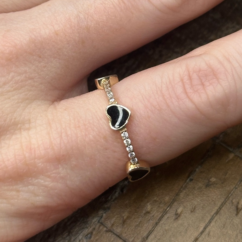 💎 3 FOR $20 JEWELRY 💎 Black Heart Ring with Gold Detailing